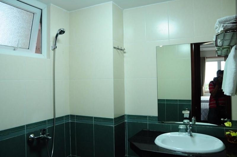 Canh Buom Hotel Da Nang Room photo